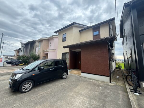 【金沢市】外壁塗装｜コケや欠けが目立つ外壁をきれいに塗り替え